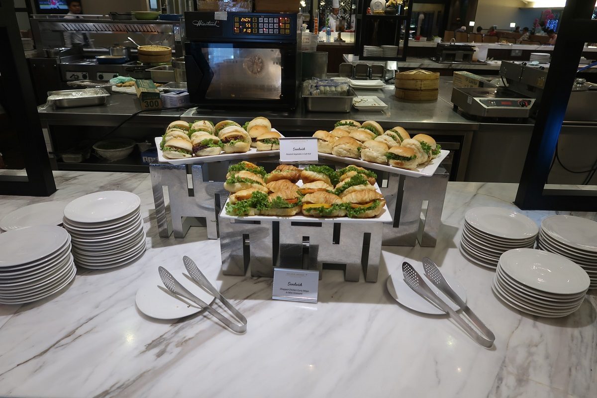 Malaysia Airlines KL Golden Lounge Satellite Terminal food sandwiches 2