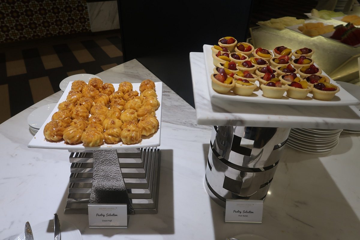 Malaysia Airlines KL Golden Lounge Satellite Terminal food tartlets