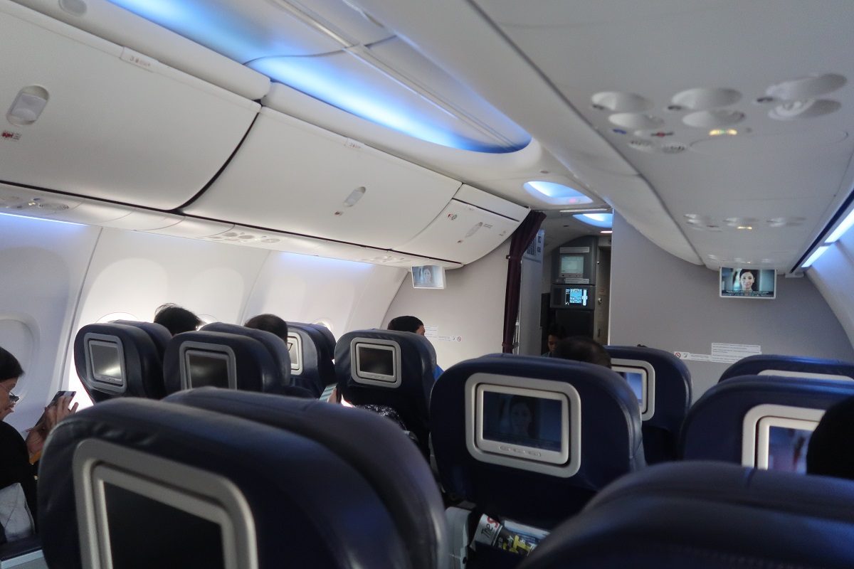 Malaysia Airlines business class SIN to KUL row 4 full cabin