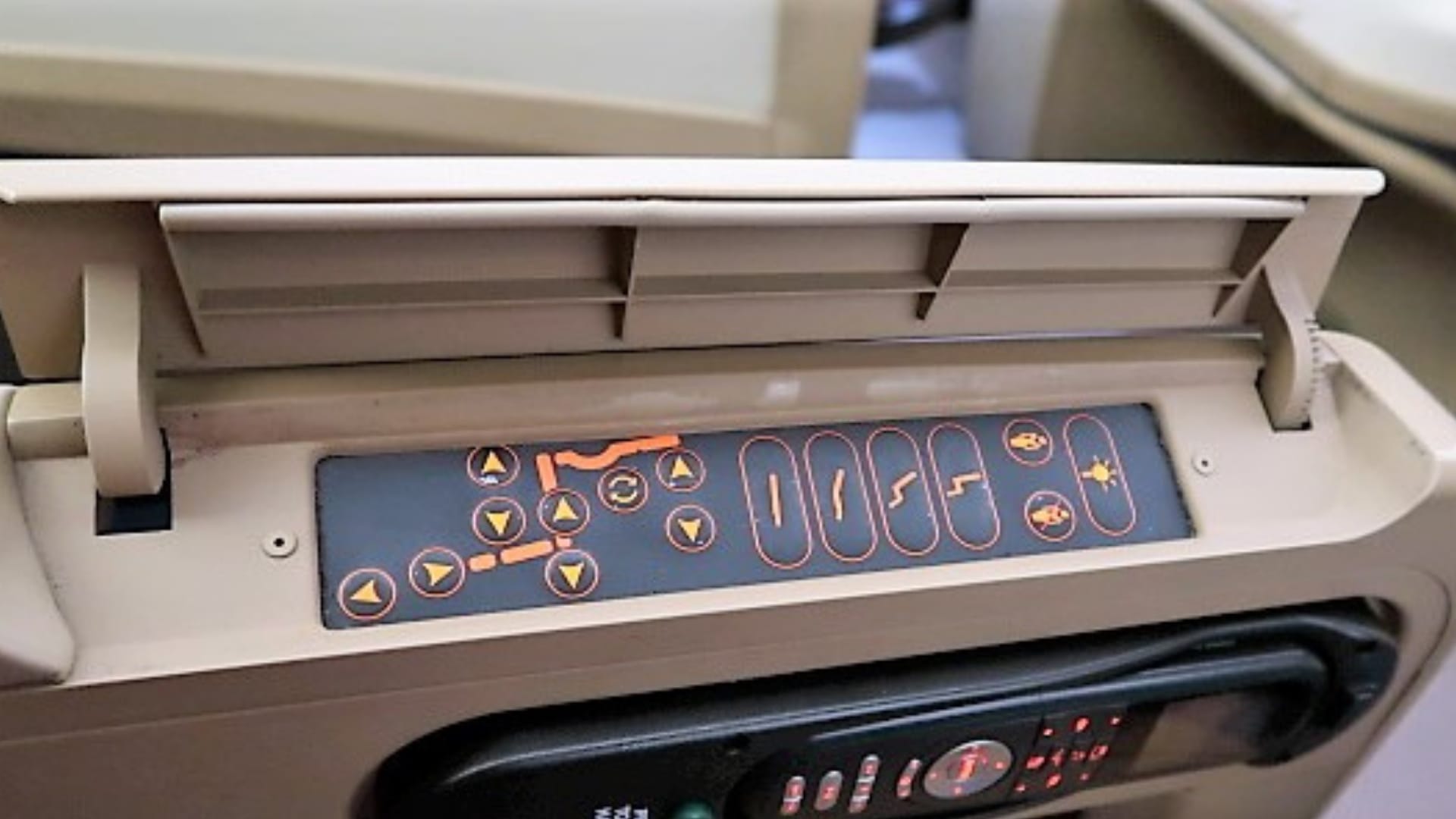 singapore airlines a330 business class seat controls better