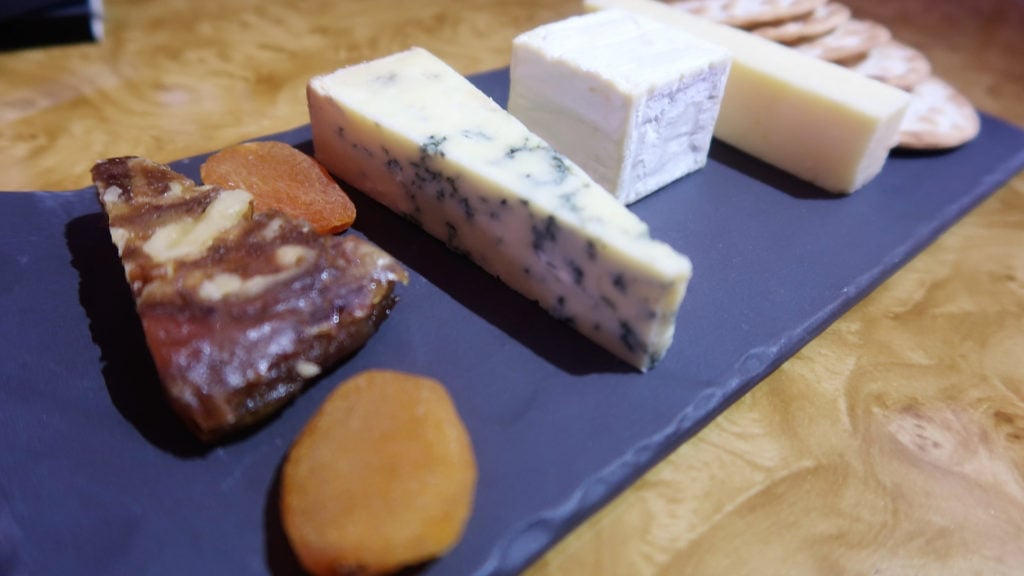 emirates business class a380 cheese plate
