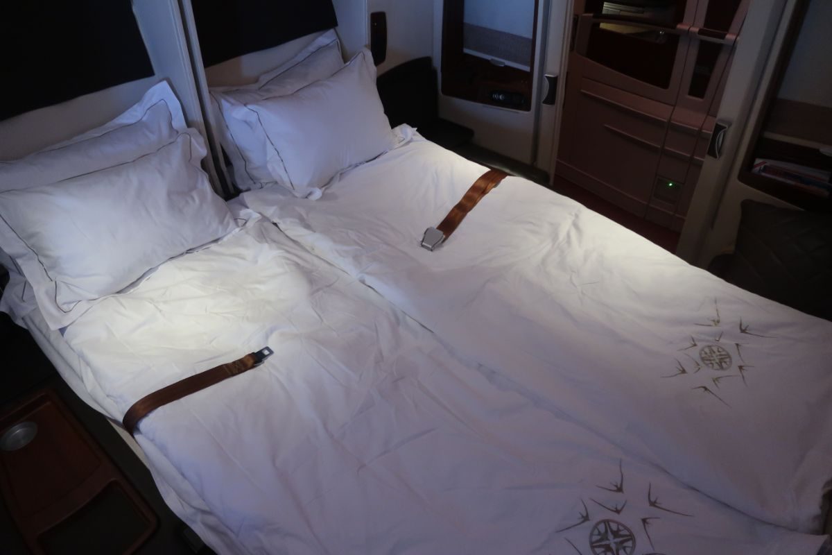 Singapore Airlines old A380 First Class Suite double
